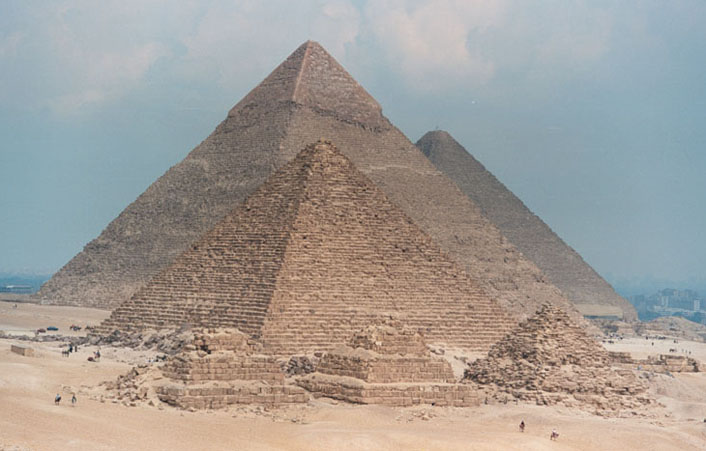 mısır piramitlerinin özellikleri